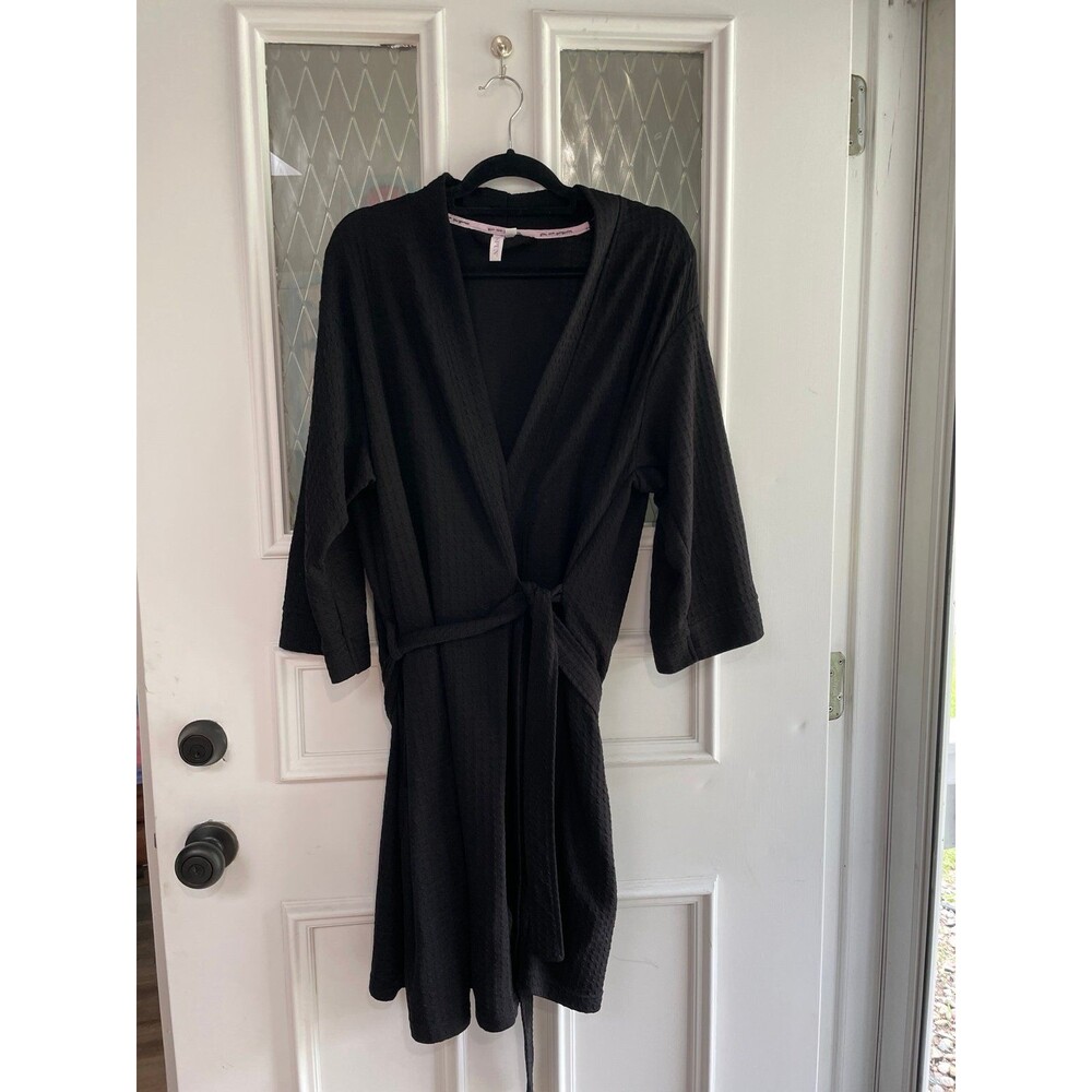 Joyspun ladies 2X (18-20) black tie around Robe with two pockets